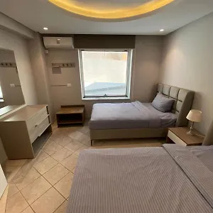 Crescent Of The Luxury , Tunis Tunisie